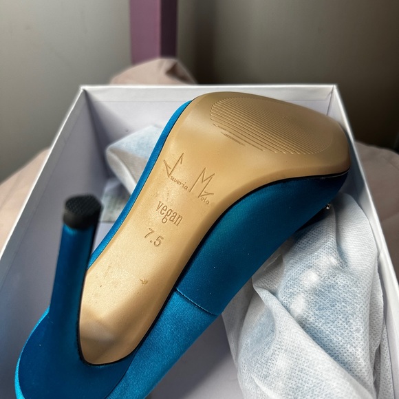 100% Vegan Blue Sateen High Heel with Multi-Shape Jewels - Picture 4 of 9